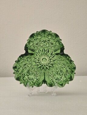 1890s Richard & Harley Emerald Green Pressed Glass Clover Berry Trinket Dish